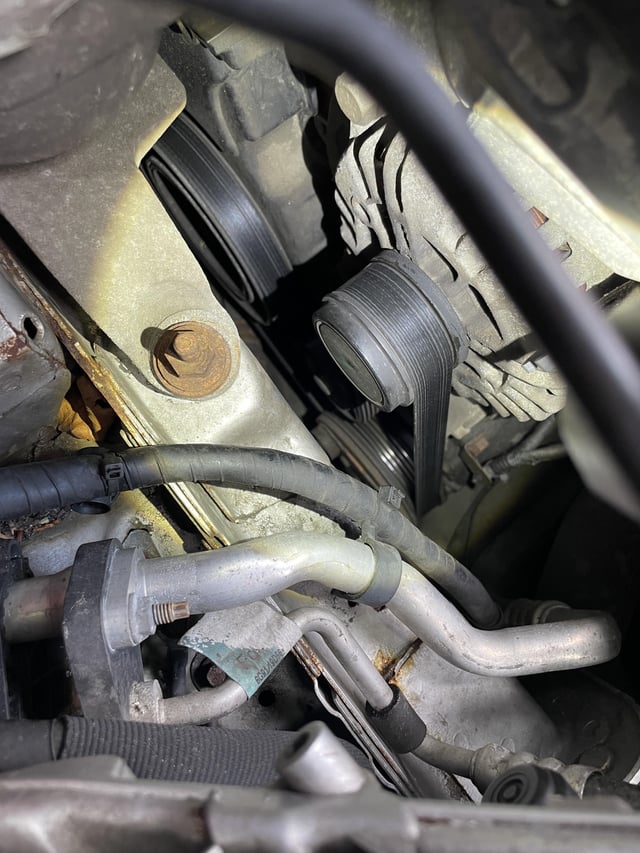 Mechaniker meinte zu mir Keilriemen sofort tauschen. Was meint ihr?